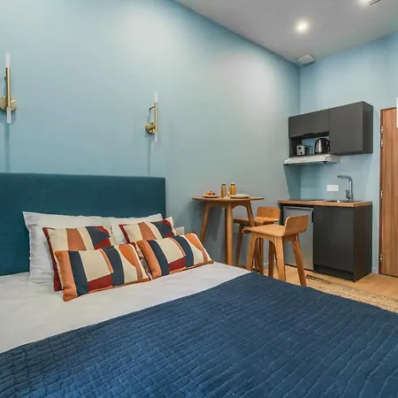 Apartment 17