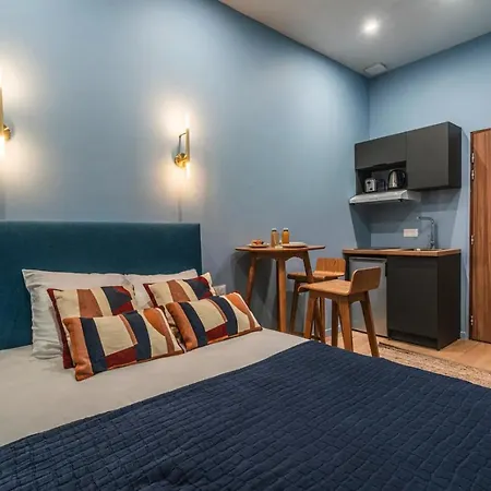 17 Apartment
